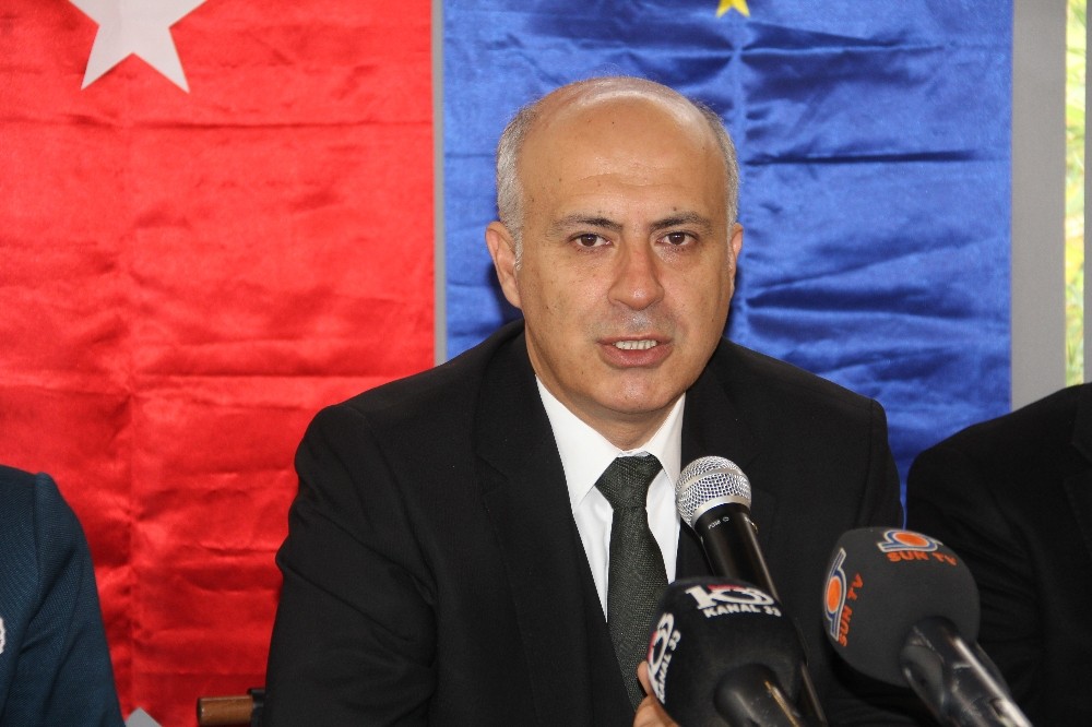 Rektör Çamsarı, Mersin’de korona virüsü iddialarını yalanladı 