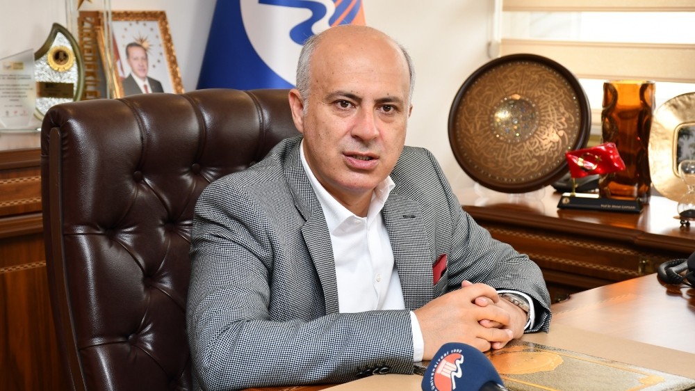Rektör Çamsarı: “Onları zor durumda bırakmamak için elimizden geleni yapıyoruz” 