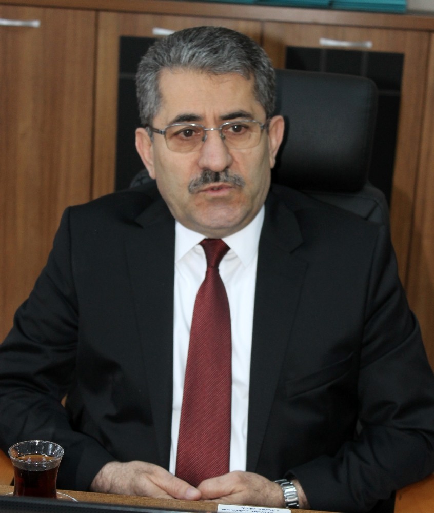Rektör Cebeci: “Televizyonlar şiddeti teşvik ediyor” 