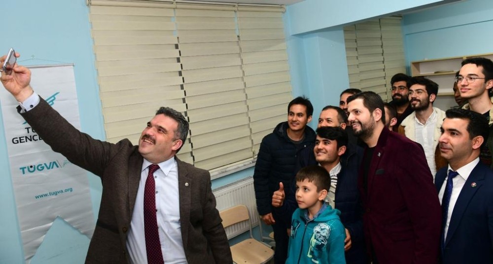 Rektör Çomaklı, Türkiye Gençlik Vakfı üyeleriyle buluştu 