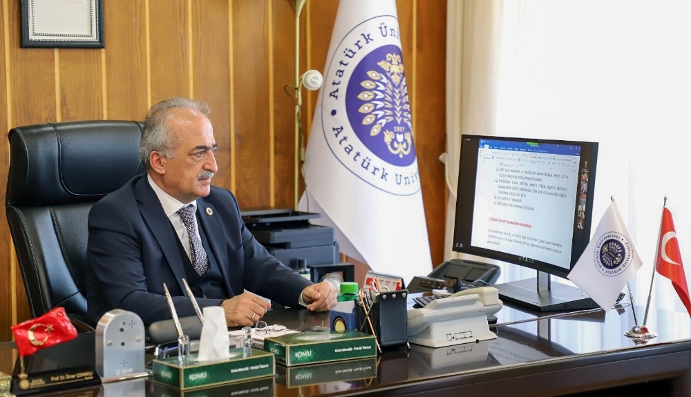 Rektör Çomaklı, ÜAK Yönetim Kurulu üyeliğine tekrar seçildi 