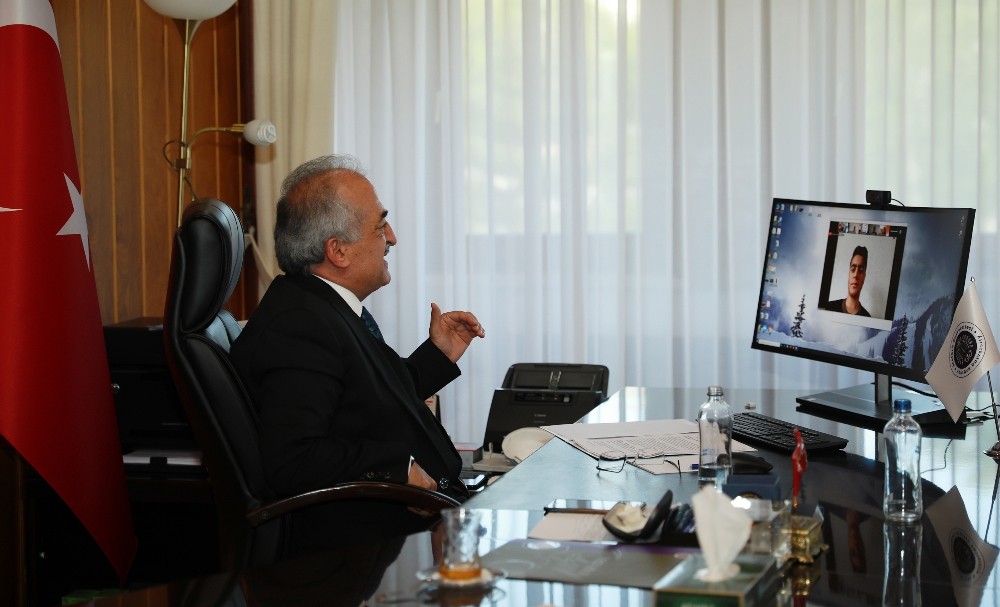 Rektör Çomaklı, üniversiteli adaylarıyla bir araya geldi 