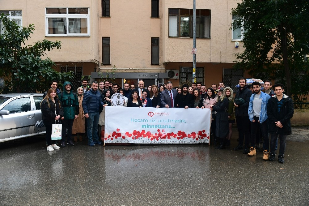 Rektör Çomaklı ve öğrencileri Anadolu Üniversitesi Kurucusu Prof. Dr. Orhan Oğuz’u ziyaret etti 