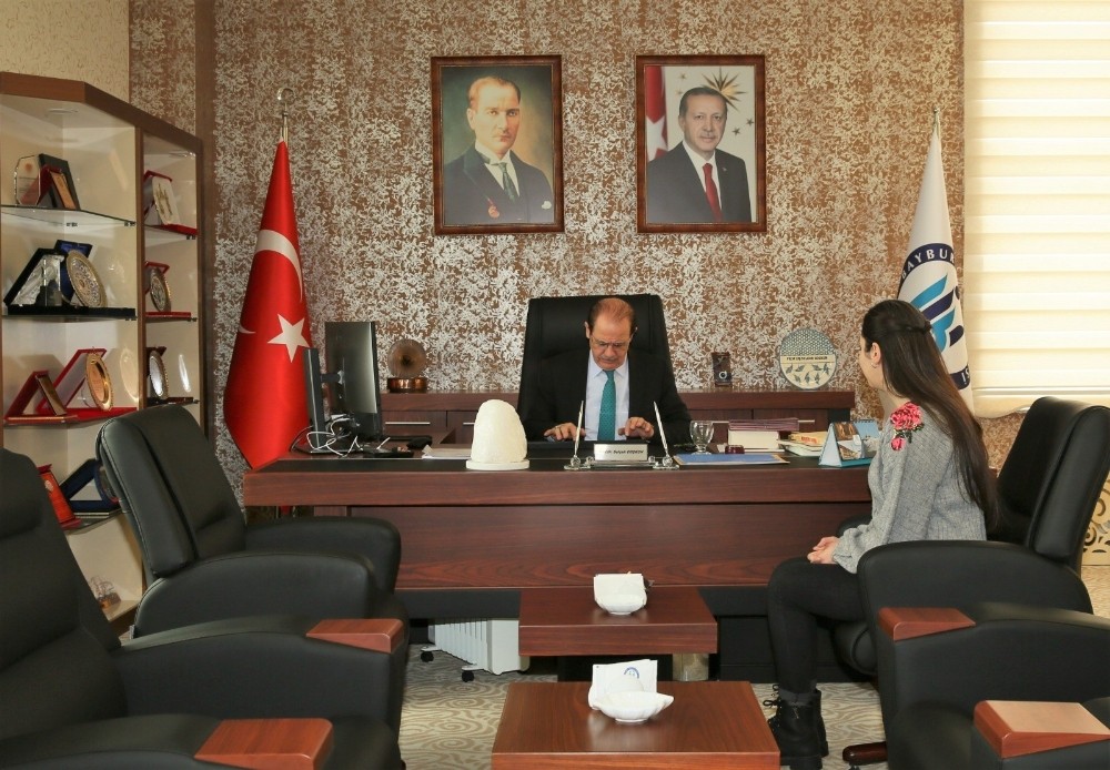 Rektör Coşkun, açık kapı buluşmalarında personel ve öğrencilerle bir araya geldi 