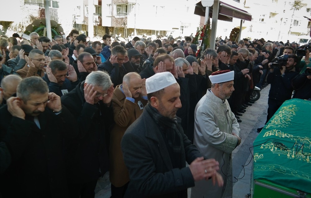 Rektör Döğeroğlu’nun acı günü 