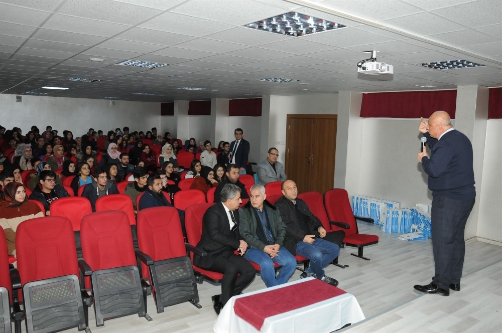 Rektör Durmuş fen lisesi öğrencileriyle buluştu 