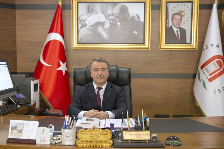 Rektör Elmacı: “Kadınlarımız, bu vatan için canını feda etmeye hazır nesiller yetiştirdiler” 