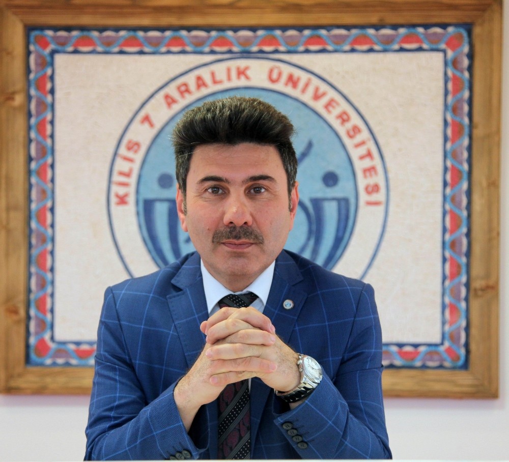 Rektör Karacoşkun maaşını bağışladı 