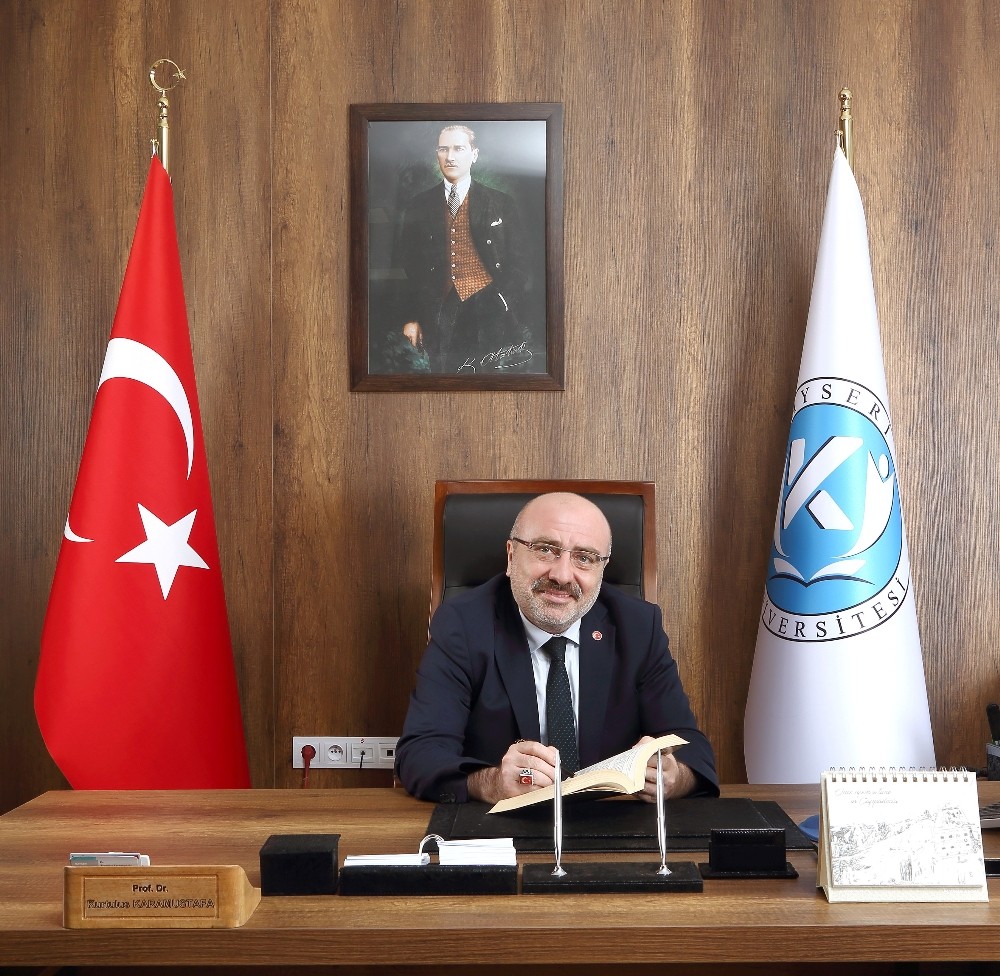 Rektör Karamustafa’dan ’19 Mayıs Atatürk’ü Anma Gençlik ve Spor Bayramı’ Mesajı 