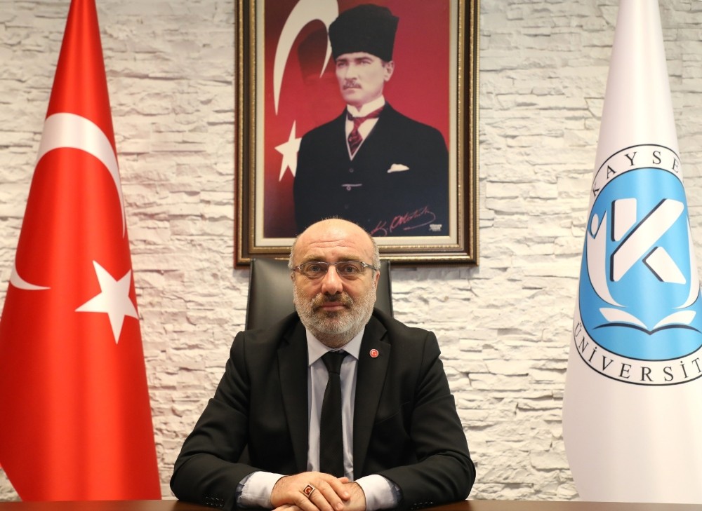 Rektör Karamustafa’dan İstanbul’un Fethinin 567. Yıldönümü Kutlama Mesajı 