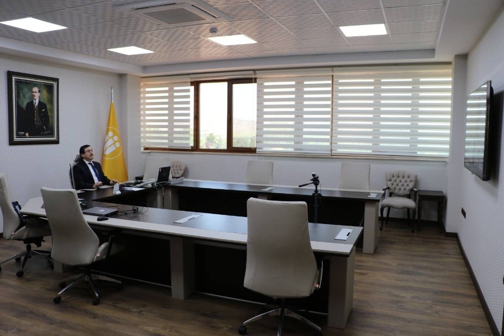 Rektör Kızılay ÜAK toplantısına katıldı 