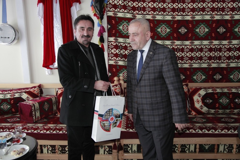 Rektör Pakiş, gazetecilerle bir araya geldi 