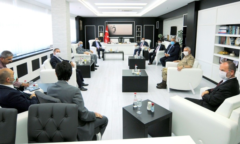 Rektör Prof. Dr. Cevdet Erdöl ile beraberindeki Heyet üniversiteyi ziyaret etti 