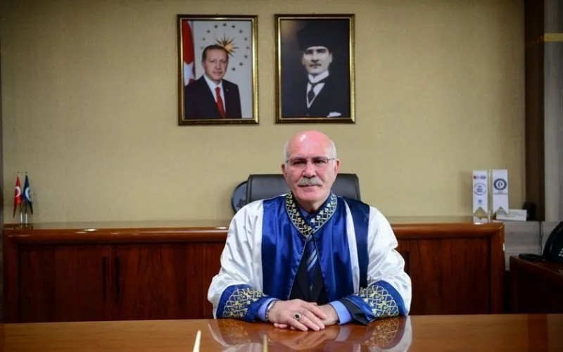 Rektör Savaş dünya literatürüne giren 7 rektörden birisi oldu