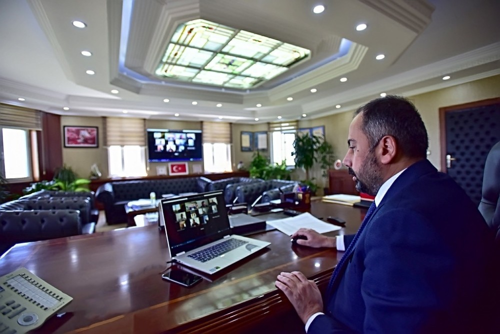 Rektör Şevli gazetecilerle görüştü 