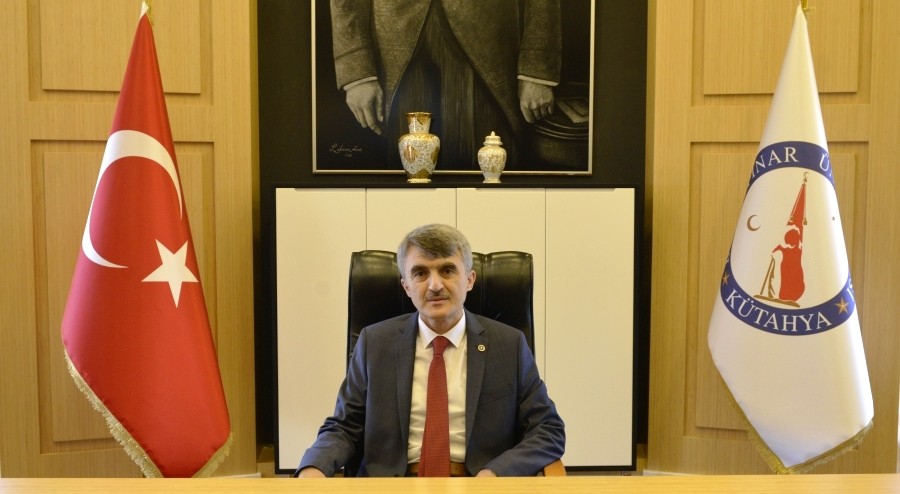 Rektör Uysal’ın “Biz Bize Yeteriz Türkiye’m” şiiri türkü olarak yorumlandı 