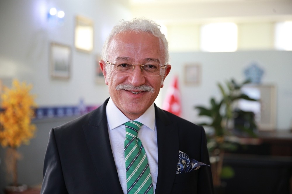 Rektör Zorlu: “Türkiye’nin otomobili, gelişen ve büyüyen Türkiye’nin nişanesi olacaktır” 