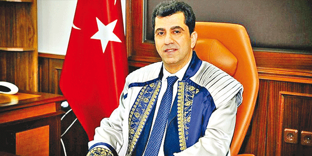 Rektöre ‘FETÖ’vari kumpas çöktü