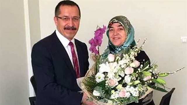 Rektörün sekreter olarak atadığı eşi istifa etti!