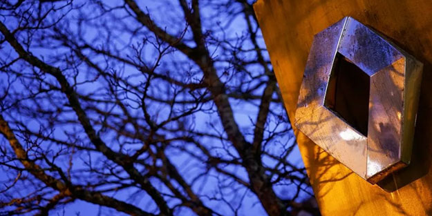 Renault çalışanları yöneticileri alıkoydu