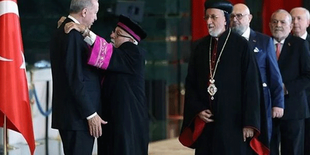 Resepsiyona damga vuran görüntünün gizemi çözüldü... Heleva Başkan Erdoğan'a ne dedi?