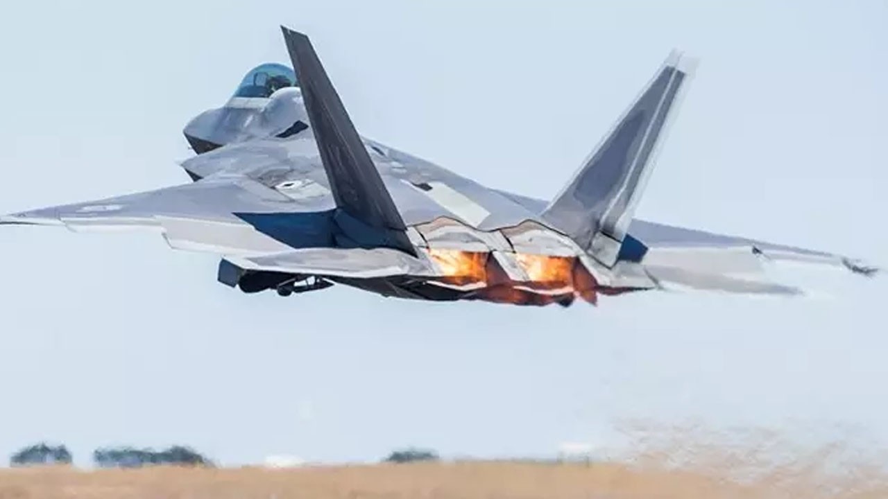Resmen açıklandı: 32 adet Şu F-22 savaş uçakları emekli olacak!