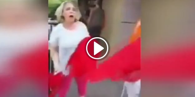 Resmen gözü dönmüş! CHP'li üyeden Türk bayrağına çirkin saldırı