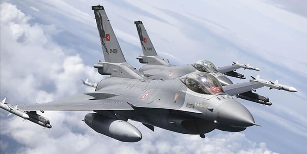Resmen kaşınıyorlar! Yunan uçaklarından Türk F-16'larına taciz