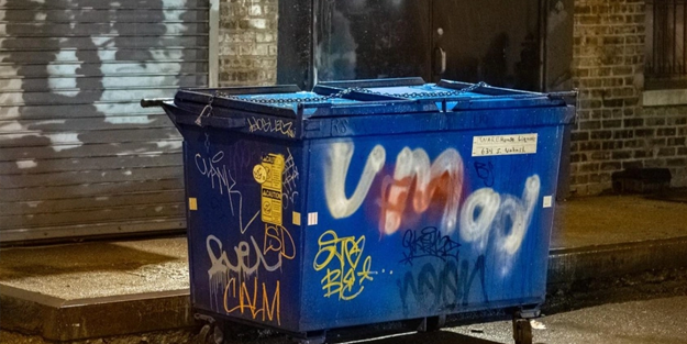 Resmen vahşet! Çöp kovasından insan bacağı çıktı!