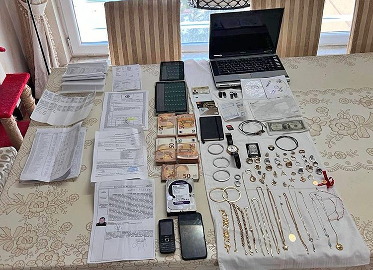 Resmen vatandaşa çökmüşler, milyarlarca liralık vurgun yapmışlar... ‘Çukur’un aranan CHP’li meclis üyesi yakalandı