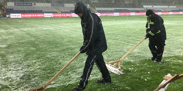 Resmi açıklama geldi: Başakşehir - Bursaspor maçı oynanacak mı?