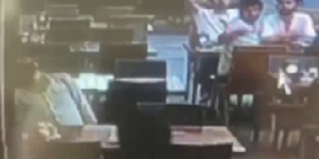 Restoranda kalp krizi geçirirken diğerleri yemek yemeye devam etti