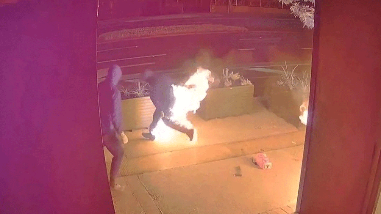 Restoranı kundaklayacaktı... Kendisini yaktı!