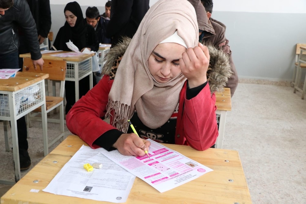 Resualayn ve Tel Abyad’ta öğrenciler üniversite sınavına girdi 
