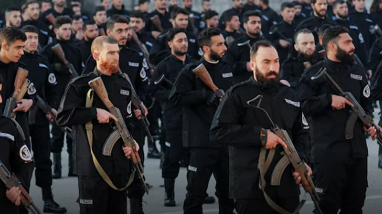 Reuters: Suriye'nin yeni liderleri, polis teşkilatını yeniden inşa etmek için İslâm hukukuna...