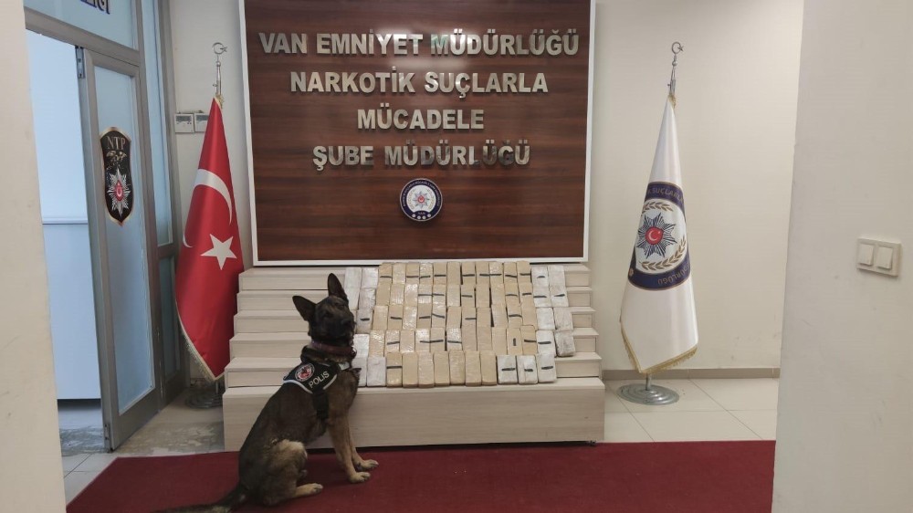 Rexo’nun katıldığı operasyonda 42 kilo 360 gram eroin ele geçirildi 