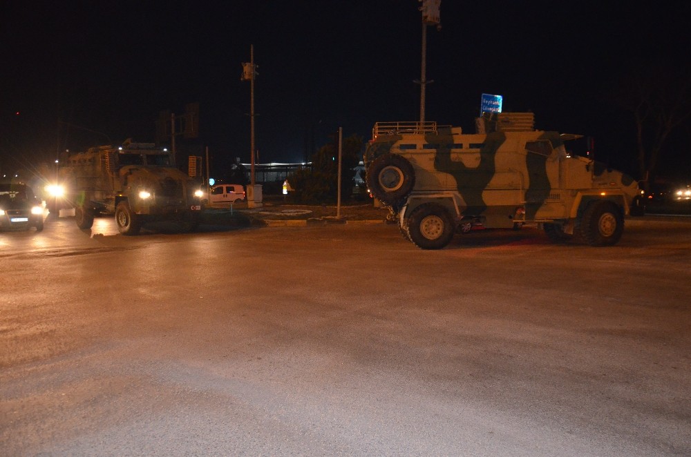 Reyhanlı sınırına komanda ve askeri araç takviyesi 