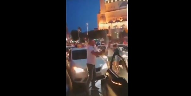 Rezalet! CHP'liler camiye karşı şampanya patlattı