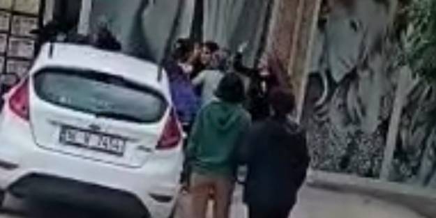 Rezalet! Kadınlar saç saça baş başa kavga etti