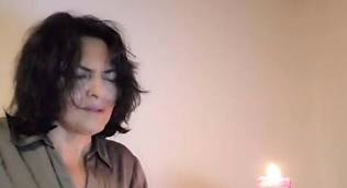 Rezalet ki ne rezalet! Hilal misin nesin, yürü git be kadın