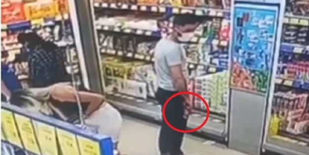 Rezil adam! Markette gizlice kadınların fotoğraflarını çekti