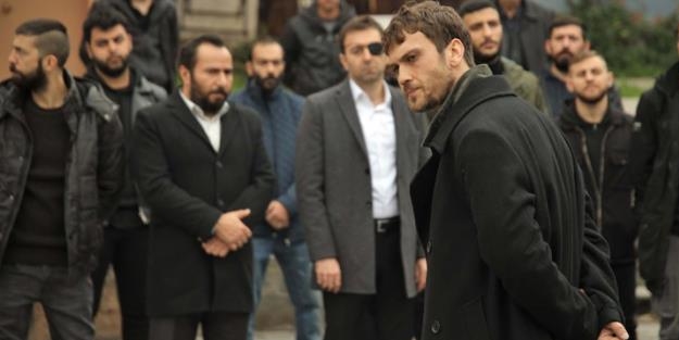 Rezil dizi fena patladı! Reytingler düşünce teker teker ayrıldılar