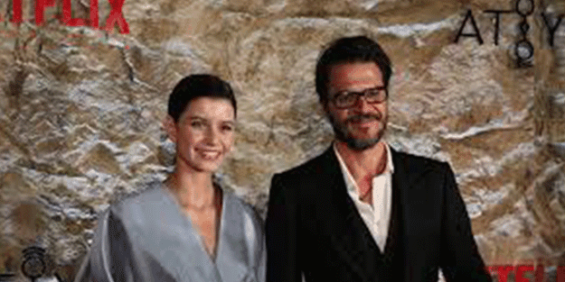 Rezil sahneleriyle bilinen Beren Saat Netflix’i kafaladı! Resmen kural bozuldu