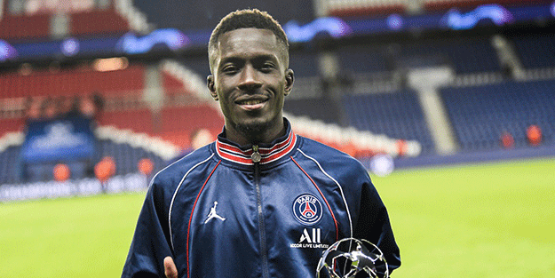 Rezilliği üstüne giymedi! Ülkesi futbolcuya sahip çıktı