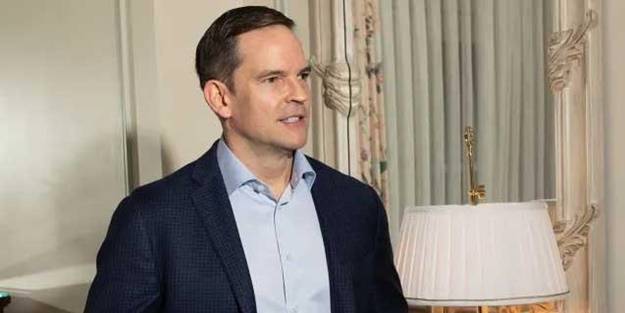 Çağdaş dünya dediğiniz bu mu? Milyarder iş adamının rezil 'harem' dosyası!