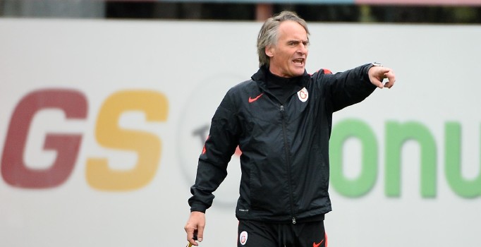 'Riekerink Çin futbolu için büyük bir hayal kırıklığı'