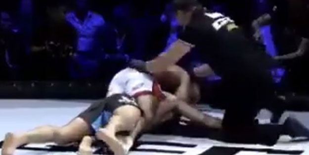 Ringde Ermeni dövüşçü rezaleti! Türk sporcuyu öldürmek istedi