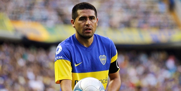 Riquelme futbola veda etti