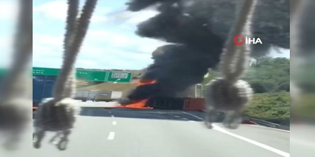 Riva Kavşağı'nda kaza yapan tanker alev alev yandı
