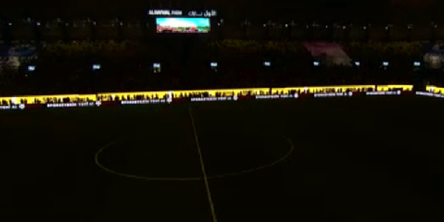 Riyad'da son durum! Stadın ışıkları söndü